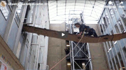 [2019] Performace de la traversée de l'atrium de l'ENSAPLV sur des ponts en carton: 3mn movie about Le Pont le Plus Long (vidéo dessardo)