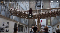 [2020] Performace de la traversée de l'atrium de l'ENSAPLV sur des ponts en carton: 3mn movie about Le Pont le Plus Long (vidéo dessardo)